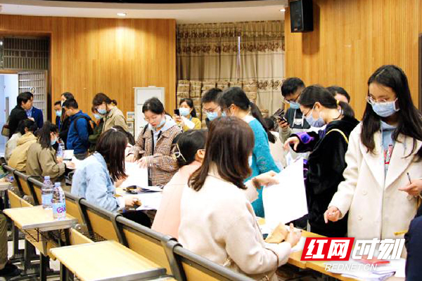 醴陵人才网最新招聘信息揭秘,小巷深处的独特机遇与特色小店的惊喜之旅